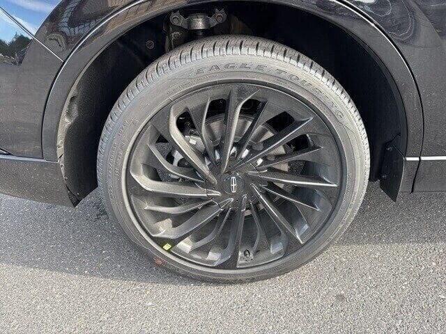 Photo of 2025 Infinite Black Metallic Clearcoat Lincoln Aviator