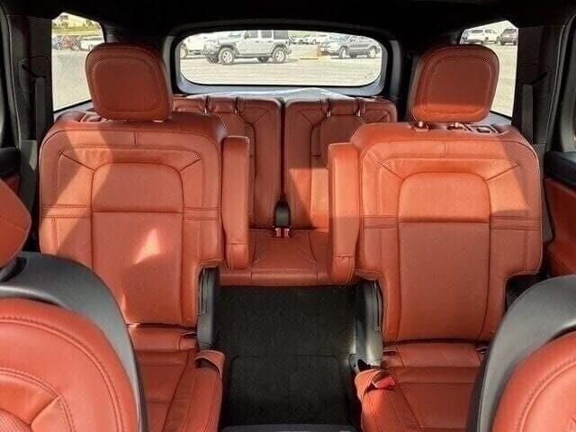 Photo of 2025 Infinite Black Metallic Clearcoat Lincoln Aviator