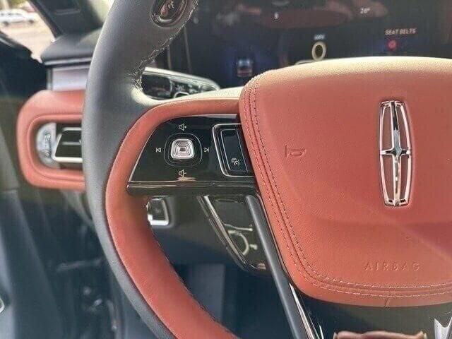 Photo of 2025 Infinite Black Metallic Clearcoat Lincoln Aviator