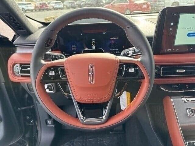 Photo of 2025 Infinite Black Metallic Clearcoat Lincoln Aviator