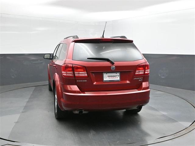Photo of 2010 Inferno Red Crystal Pearlcoat Dodge Journey