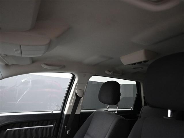 Photo of 2010 Inferno Red Crystal Pearlcoat Dodge Journey
