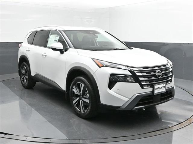 Photo of 2025 Everest White P Nissan Rogue