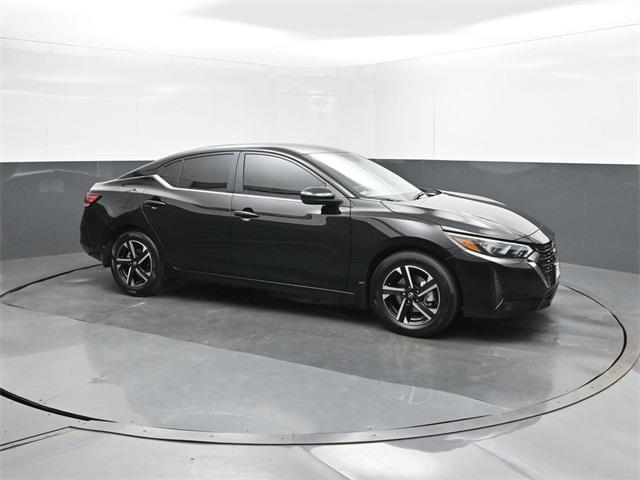 Photo of 2025 Black Nissan Sentra
