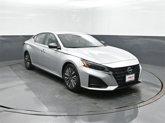 Photo of 2024 Brilliant Silver Metallic Nissan Altima