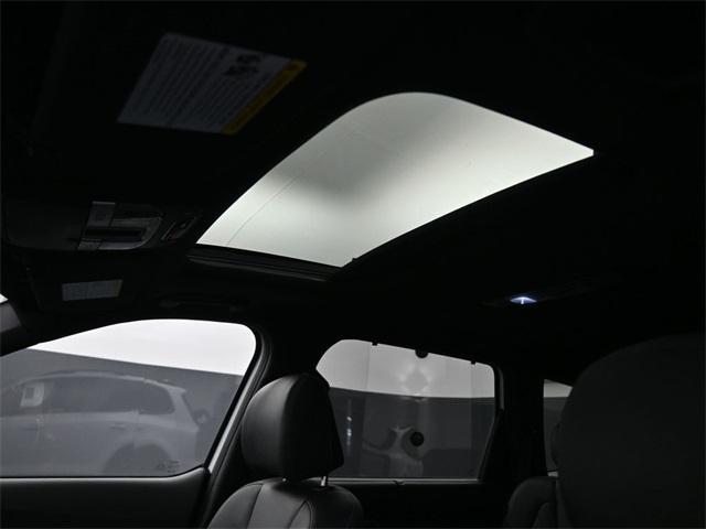 Photo of 2024 Glacial White Pearl Kia Telluride