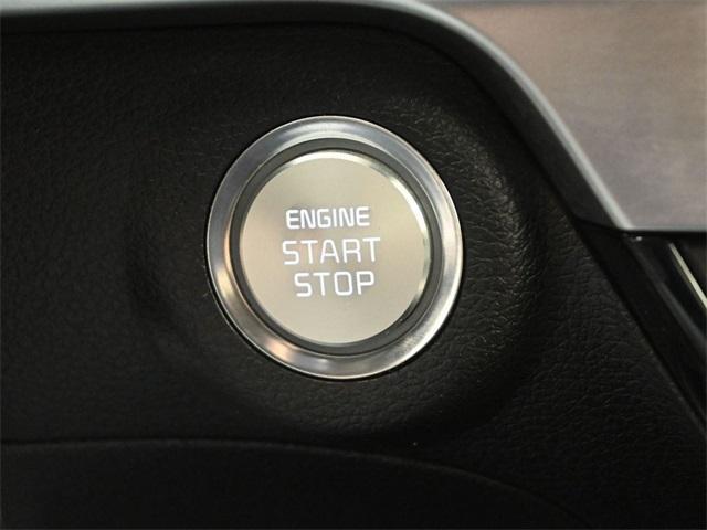 Photo of 2024 Glacial White Pearl Kia Telluride