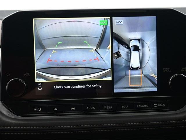 Photo of 2023 Champagne Silver Nissan Rogue