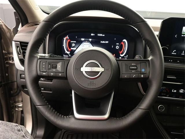 Photo of 2023 Champagne Silver Nissan Rogue