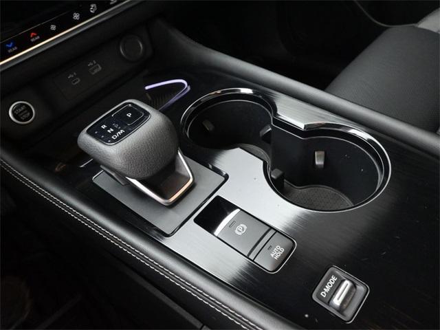 Photo of 2023 Champagne Silver Nissan Rogue