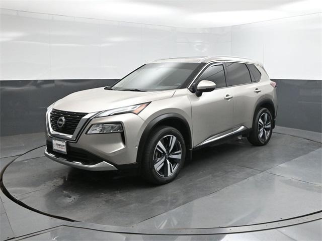 Photo of 2023 Champagne Silver Nissan Rogue
