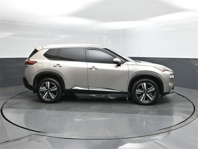 Photo of 2023 Champagne Silver Nissan Rogue