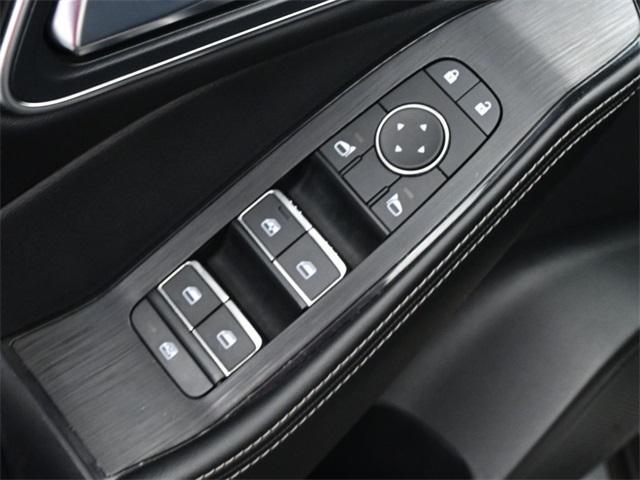 Photo of 2023 Champagne Silver Nissan Rogue