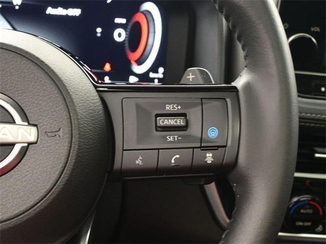Photo of 2023 Champagne Silver Nissan Rogue