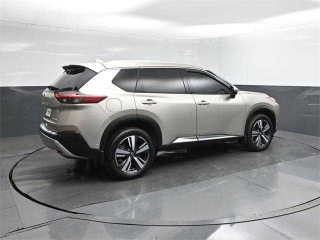 Photo of 2023 Champagne Silver Nissan Rogue