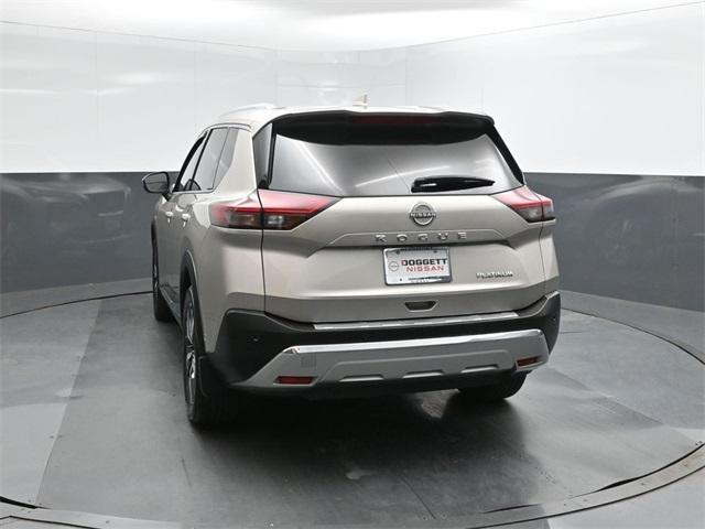 Photo of 2023 Champagne Silver Nissan Rogue