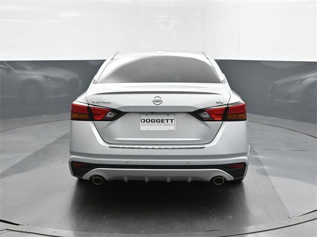 Photo of 2022 Brilliant Silver Metallic Nissan Altima