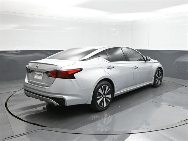 Photo of 2022 Brilliant Silver Metallic Nissan Altima