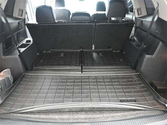 Photo of 2023 Opal White Pearl Effect Volkswagen Atlas