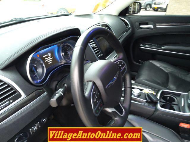 Photo of 2017 Billet Silver Metallic Clearcoat Chrysler 300