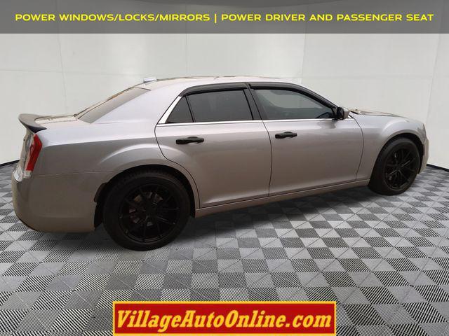 Photo of 2017 Billet Silver Metallic Clearcoat Chrysler 300
