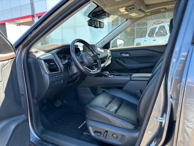 Photo of 2023 Gun Metallic Nissan Rogue