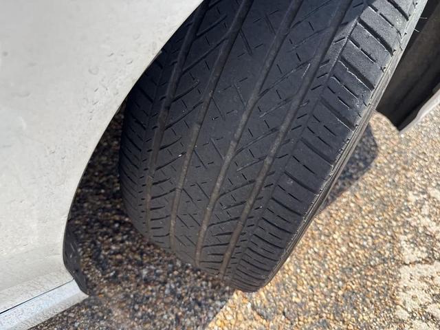 Photo of 2023 Wind Chill Pearl/Midnight Black Metallic Toyota Camry