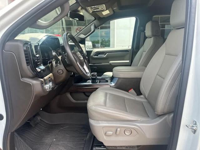 Photo of 2024 Summit White GMC Sierra 1500