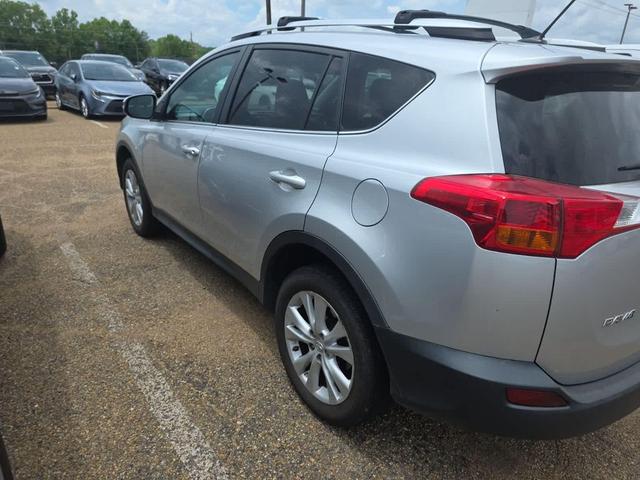 Photo of 2015 Classic Silver Metallic Toyota RAV4