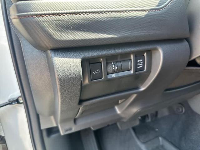 Photo of 2025 Crystal White Pearl Subaru Forester