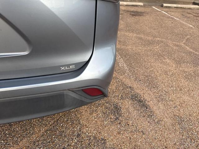 Photo of 2021 Moon Dust Toyota Highlander