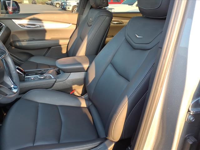 Photo of 2025 Argent Silver Metallic Cadillac XT6