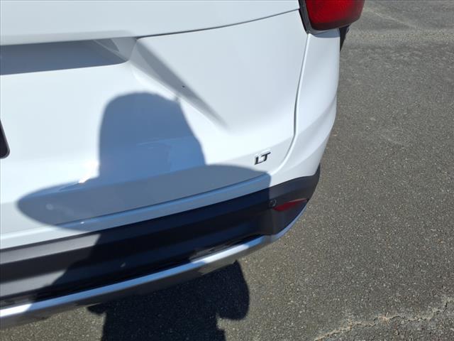 Photo of 2025 Summit White Chevrolet Trax