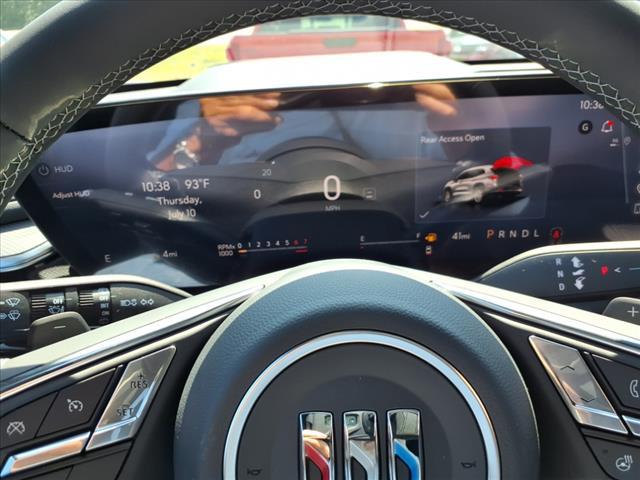Photo of 2025 Summit White Buick Enclave