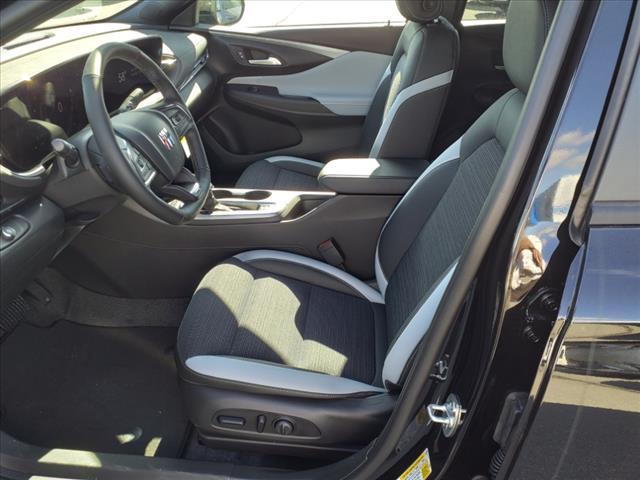 Photo of 2025 Ebony Twilight Metallic Buick Envista