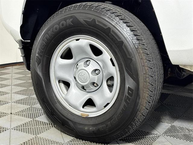 Photo of 2019 Super White Toyota Tacoma
