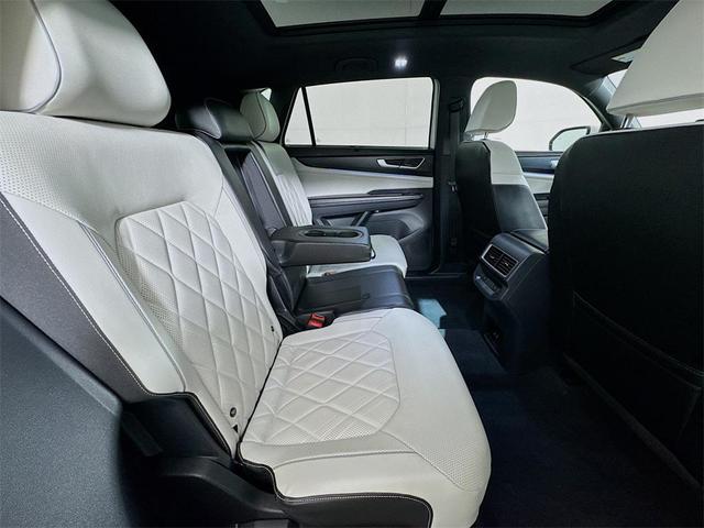 Photo of 2024 Opal White Volkswagen Atlas Cross Sport