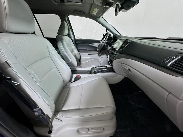 Photo of 2022 Obsidian Blue Pearl Honda Ridgeline