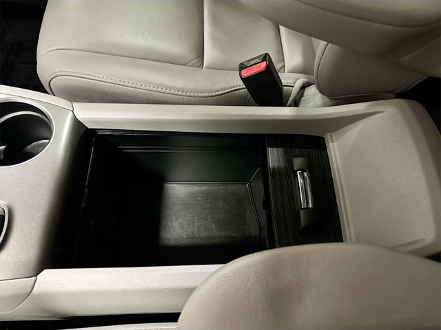 Photo of 2021 Lunar Silver Metallic Honda Pilot