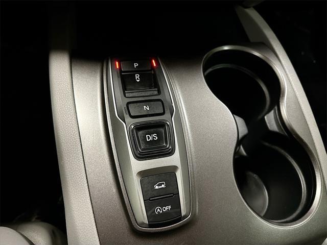 Photo of 2021 Lunar Silver Metallic Honda Pilot