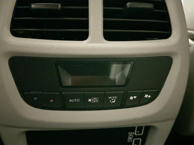 Photo of 2021 Lunar Silver Metallic Honda Pilot