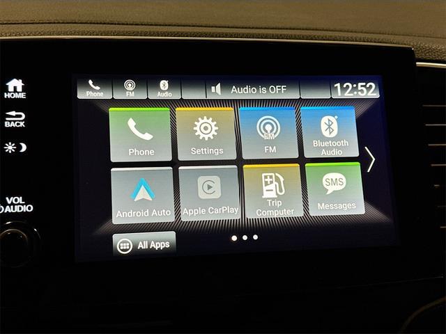 Photo of 2021 Lunar Silver Metallic Honda Pilot