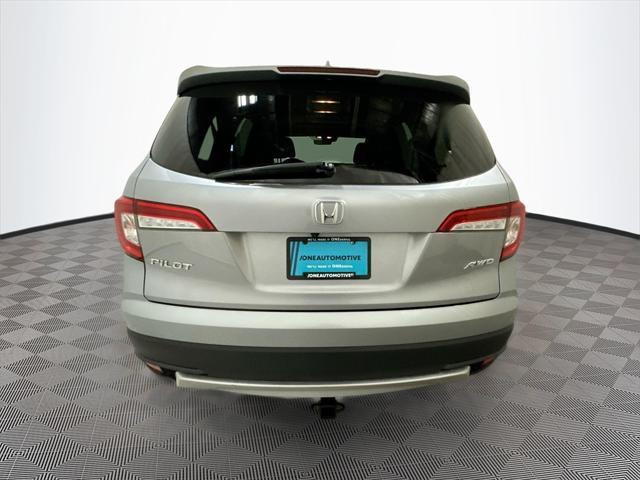 Photo of 2021 Lunar Silver Metallic Honda Pilot