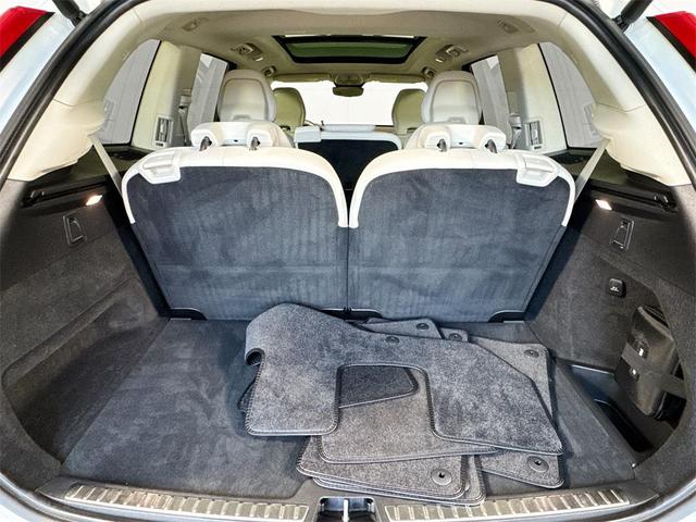 Photo of 2023 Crystal White Metallic Volvo XC90