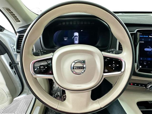 Photo of 2023 Crystal White Metallic Volvo XC90