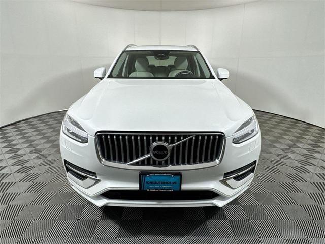 Photo of 2023 Crystal White Metallic Volvo XC90