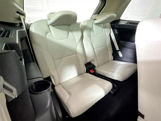 Photo of 2023 Crystal White Metallic Volvo XC90