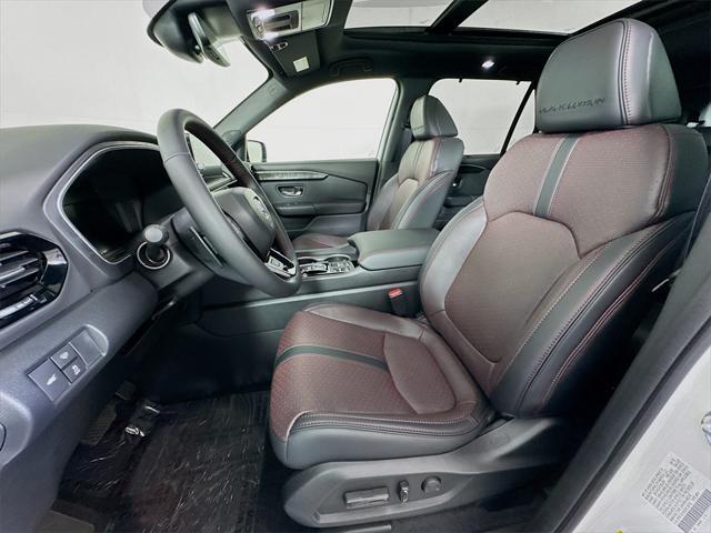 Photo of 2025 Platinum White Pearl Honda Pilot
