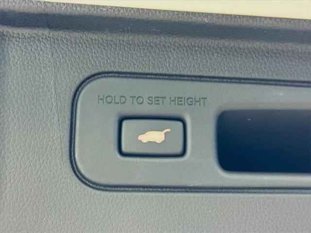 Photo of 2025 Platinum White Pearl Honda Pilot