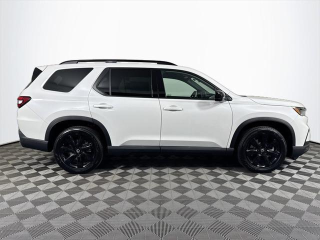 Photo of 2025 Platinum White Pearl Honda Pilot